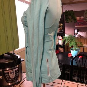 Lululemon light blue pique 1/2 zip
